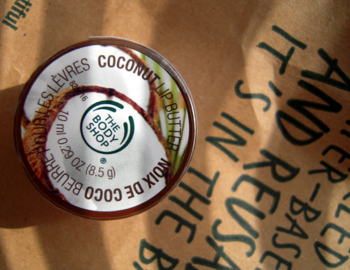 Масло для губ Coconut Lip Butter от The Body Shop фото 1